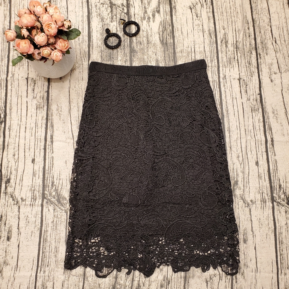 Forever 21 Lace Pencil Skirt